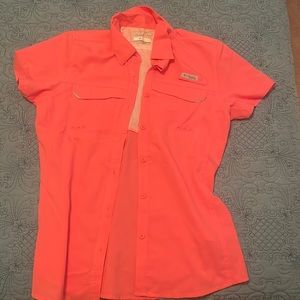 Pink Omni shade short sleeve Columbia button down shirt